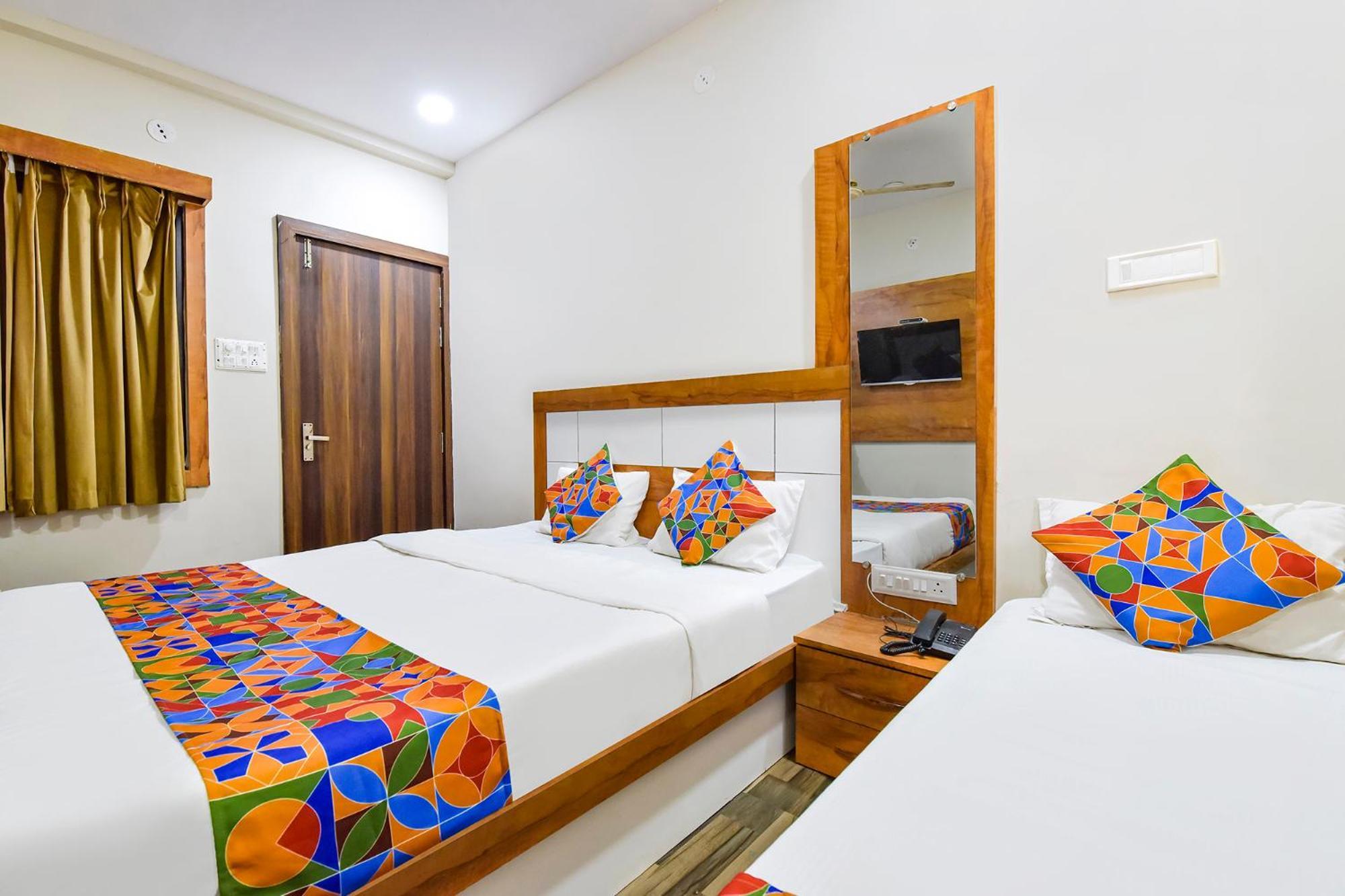 Fabexpress Nishesh Tower Hotel Ujjain Exterior photo
