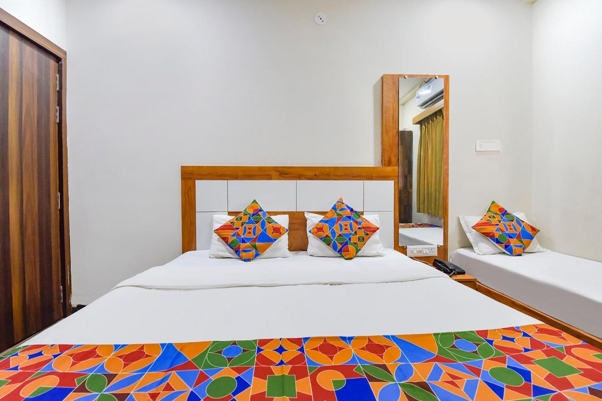 Fabexpress Nishesh Tower Hotel Ujjain Exterior photo