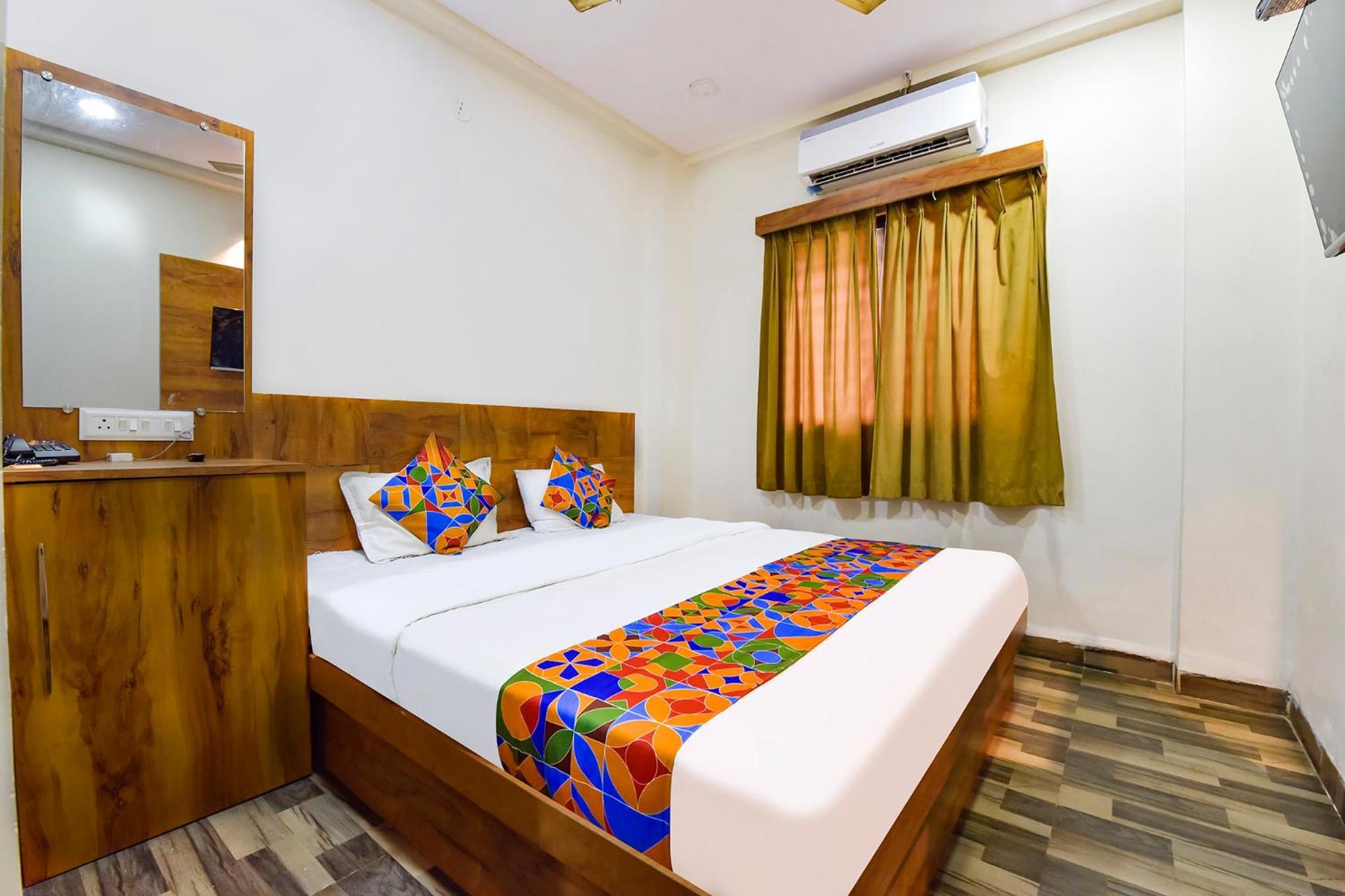 Fabexpress Nishesh Tower Hotel Ujjain Exterior photo