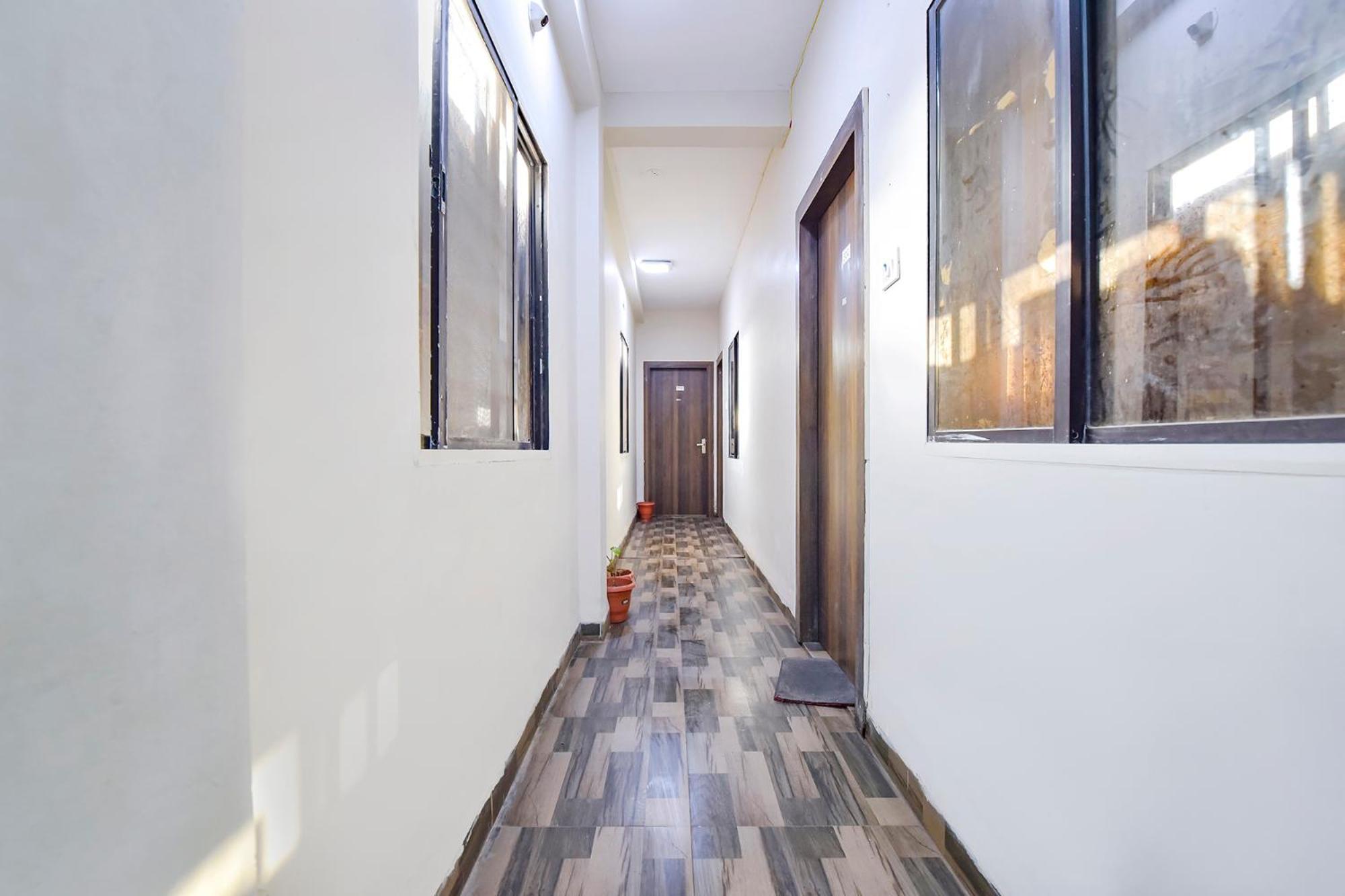 Fabexpress Nishesh Tower Hotel Ujjain Exterior photo
